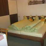 Poell Apartmán *