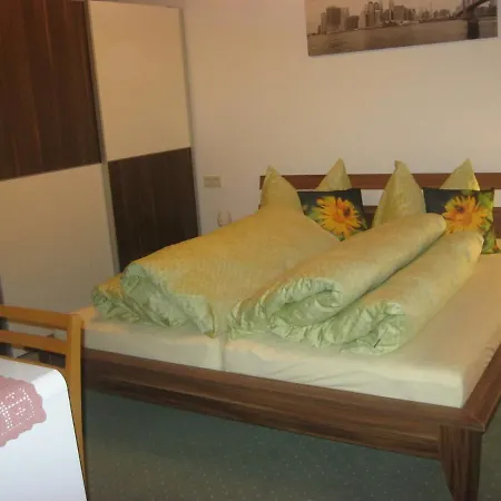 Poell Apartment *